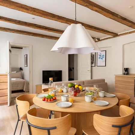 Апартаменты Modern Ground Floor